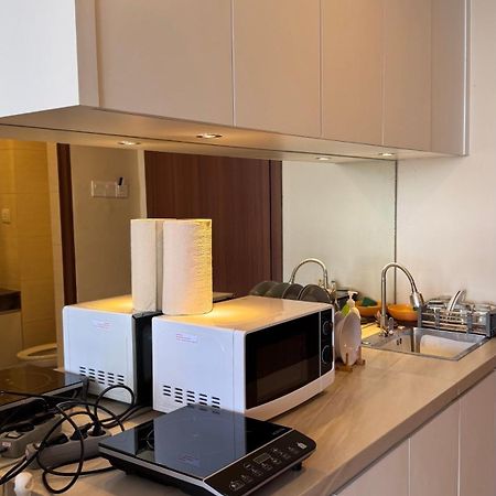 Nagoya Thamrin Apartment High Floor With View Екстериор снимка