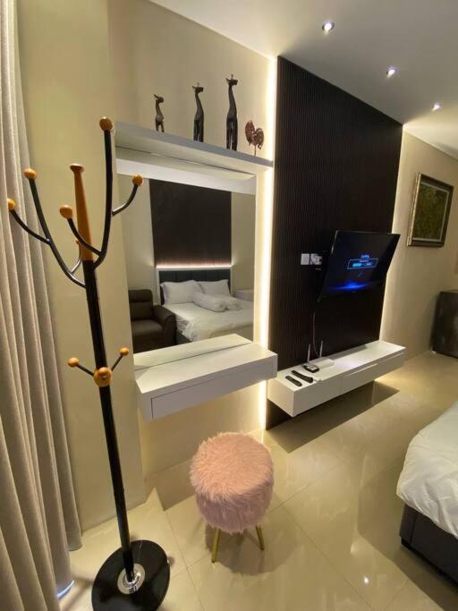 Nagoya Thamrin Apartment High Floor With View Екстериор снимка