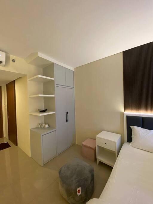 Nagoya Thamrin Apartment High Floor With View Екстериор снимка