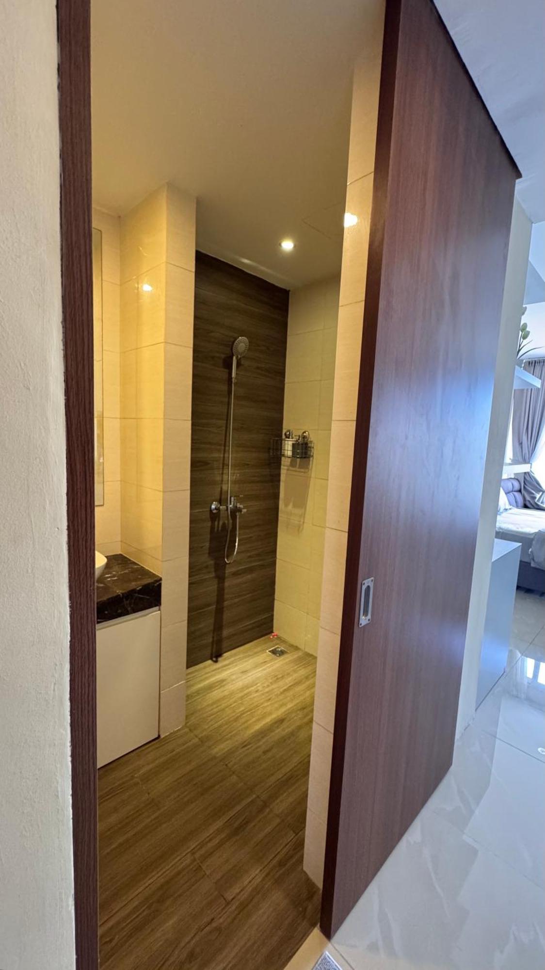 Nagoya Thamrin Apartment High Floor With View Екстериор снимка
