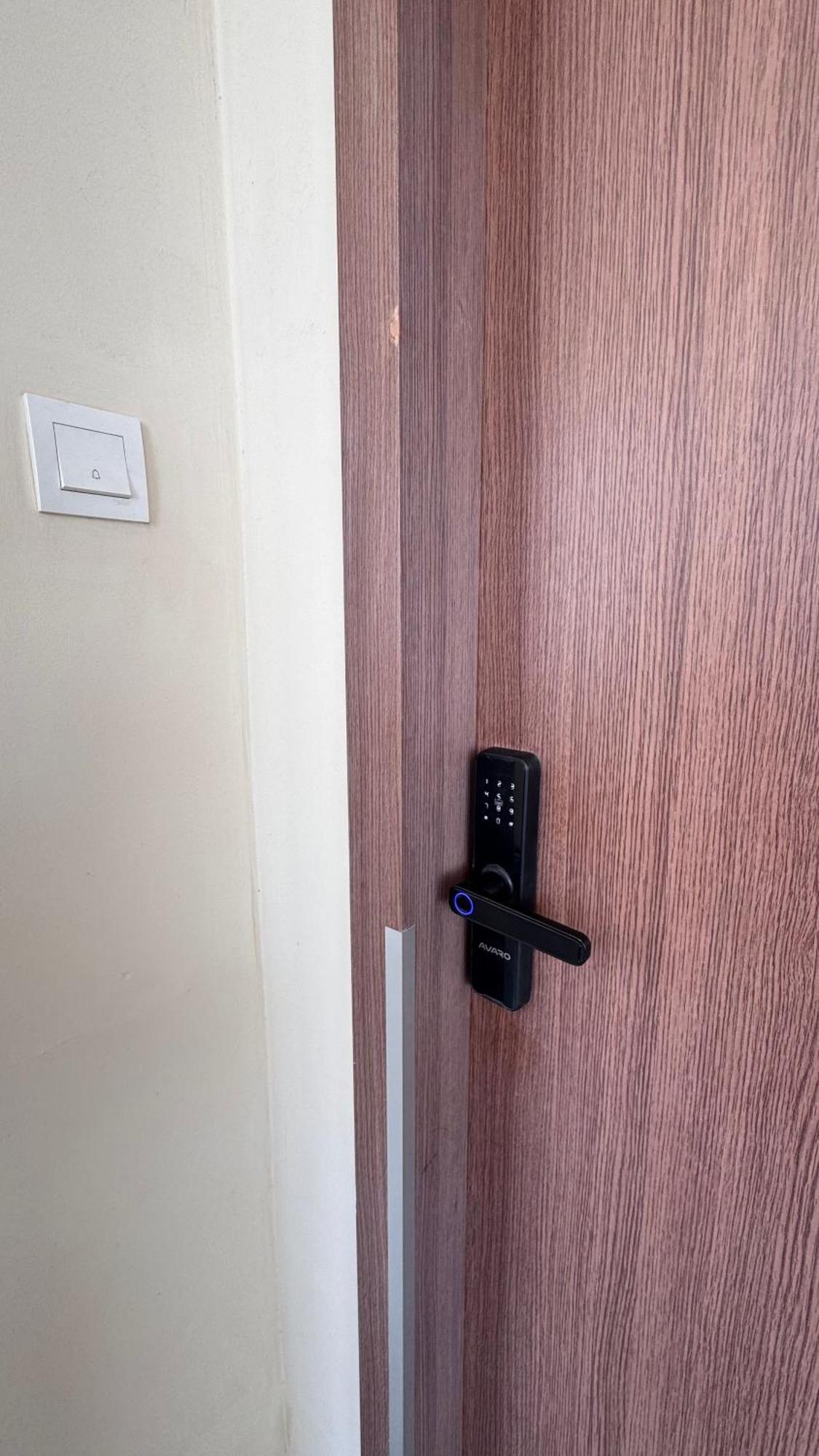 Nagoya Thamrin Apartment High Floor With View Екстериор снимка